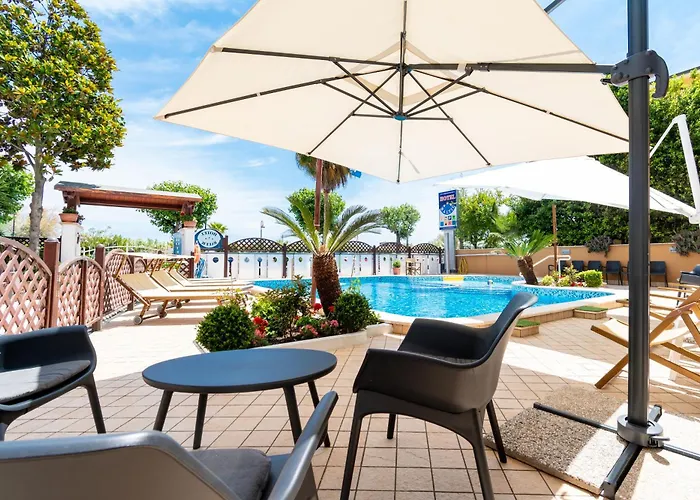Hotel con piscina: Hotel Baltic
