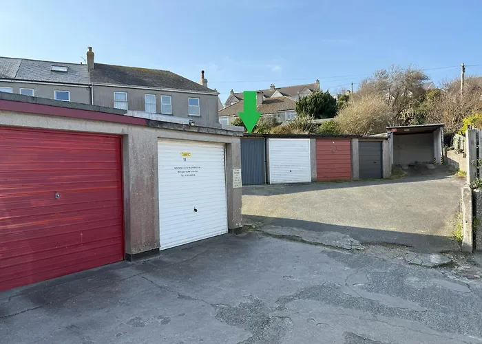 Crows Nest - Panoramic Views Of St Ives Harbour