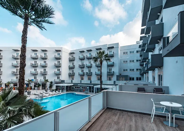 4 sterren hotel: Pebbles Resort (Adults Only)