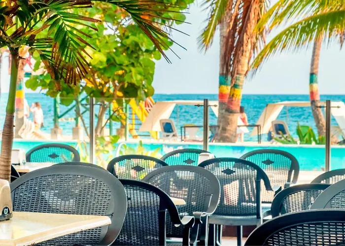 3 star hotels Portobelo Beach