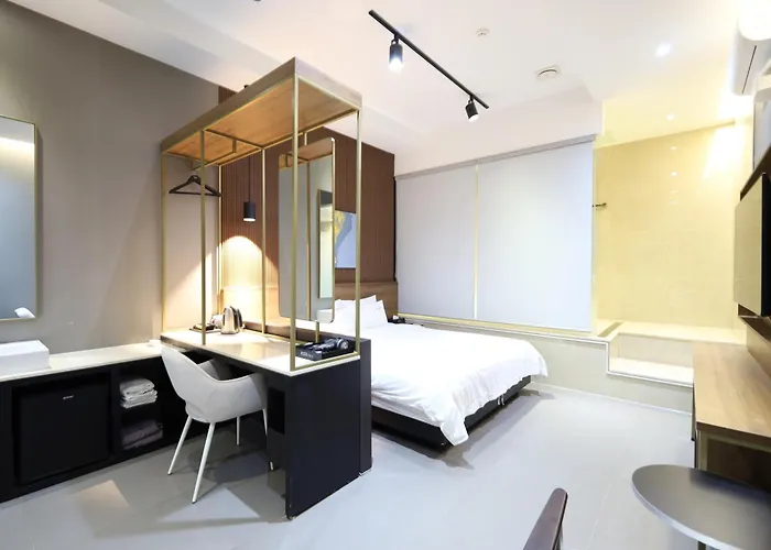 Almond Hotel Busan Station