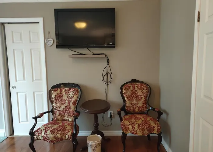Semi Centre House
