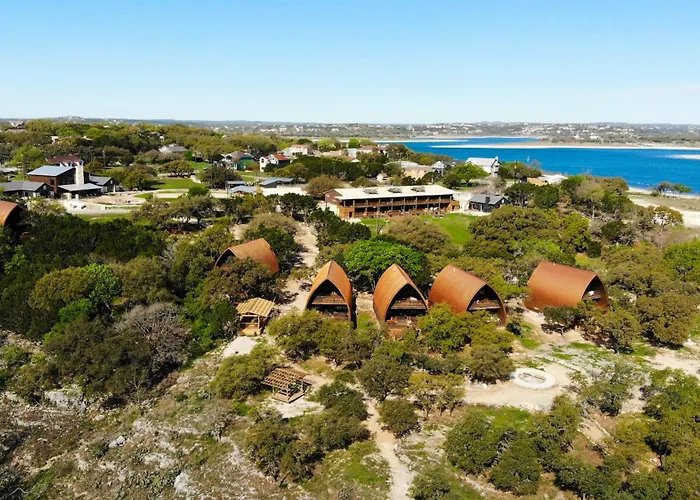 Pet Friendly hotel: Canyon Lakeview Resort