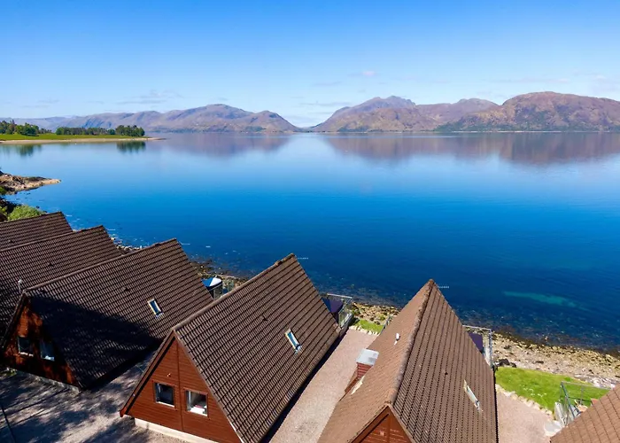 Loch Linnhe Waterfront Lodges With Hot Tubs