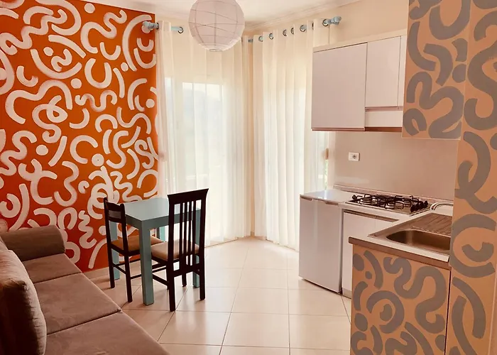 Pet Friendly hotel: Family Tree - Water Available - Self Check In