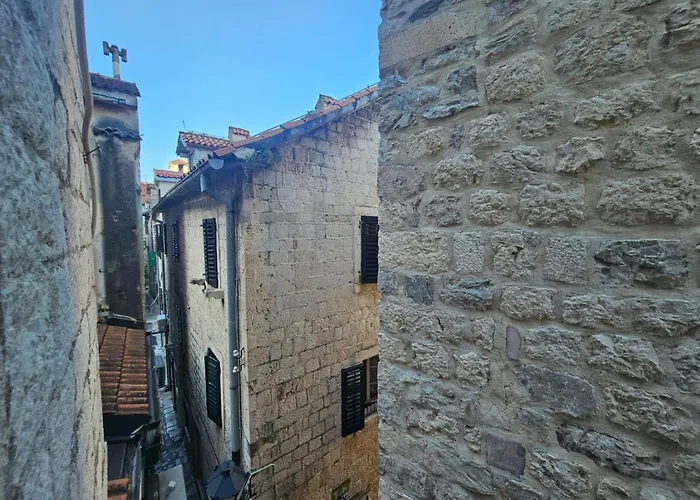 Athos Guesthouse