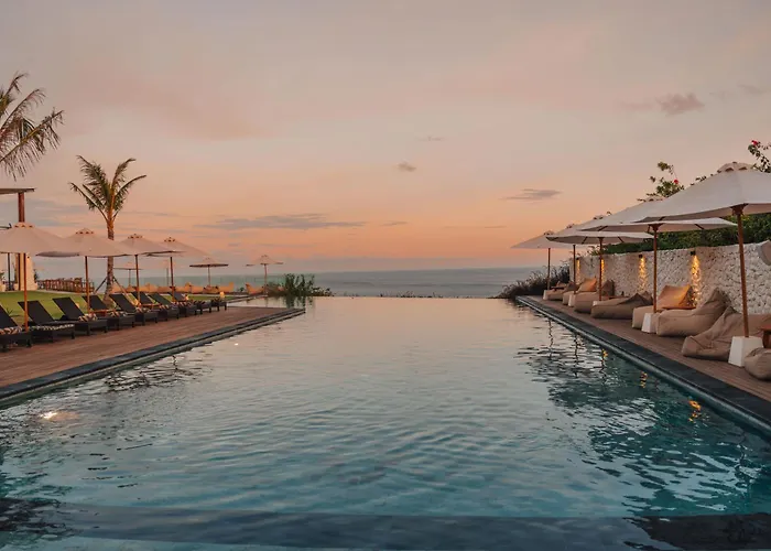 Luxury hotel only: Glamp Nusa