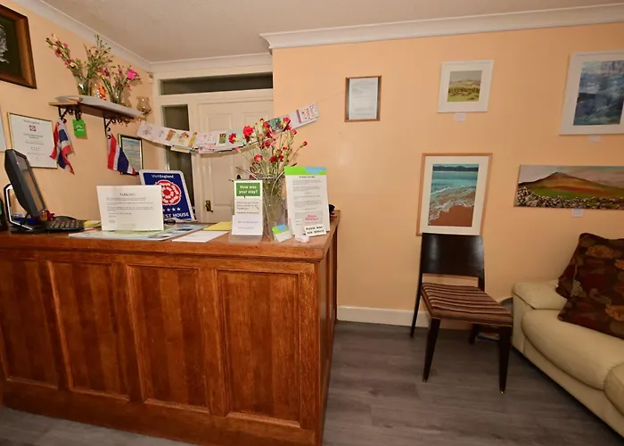 Guest house: Lyme Bay House