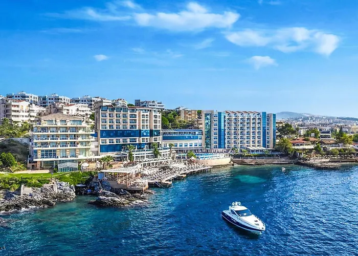 Hotels with pool Charisma De Luxe