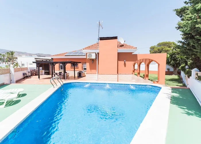 Perros hoteles Expoholidys- Chalet Privado En Castell Del Rey