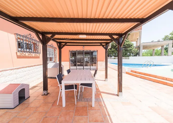 Perros hoteles Expoholidys- Chalet Privado En Castell Del Rey