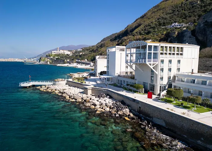 Centraal gelegen hotel: Towers Hotel Stabiae Sorrento Coast