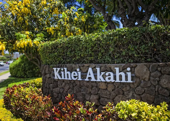 Hotel with pool: Kihei Akahi
