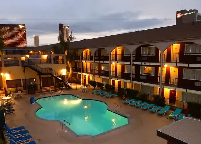 3 star hotel: Mardi Gras Hotel & Casino