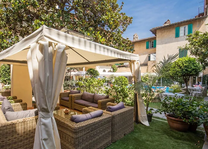 Hotel con piscina: Hotel Croce Di Malta