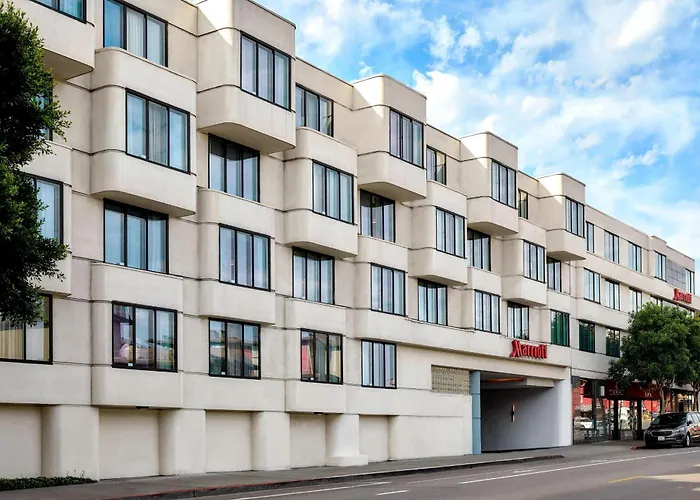 Hotel with Tennis: San Francisco Marriott Fisherman'S Wharf