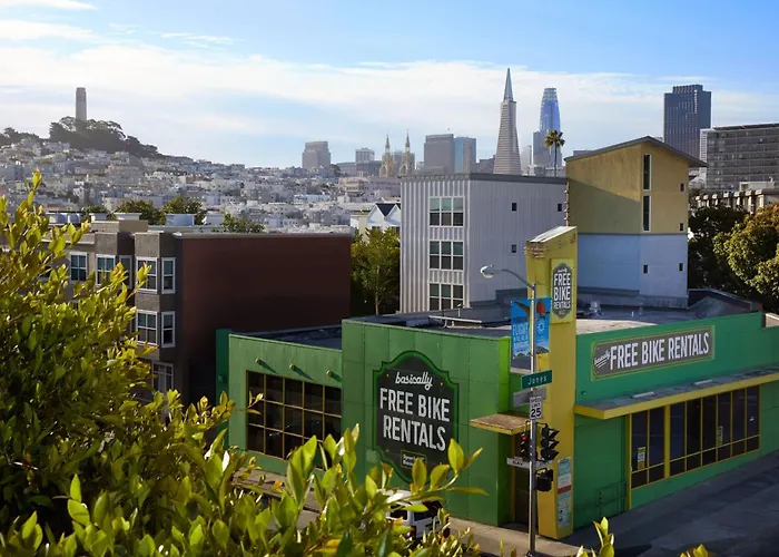 Hotel with Tennis: San Francisco Marriott Fisherman'S Wharf