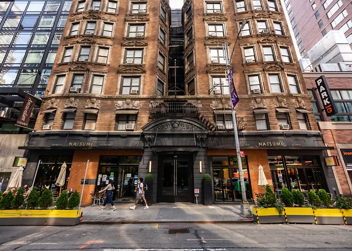 Pet Friendly hotel: Square Hotel At Times Square