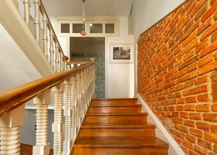 Alamar Salinas House
