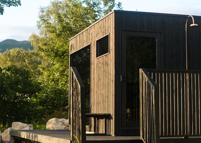Pet Friendly hotel: Seabeds - Luxury Lookouts With Hot Tubs