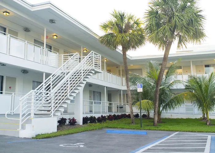 Hotel céntrico: Collins Hotel