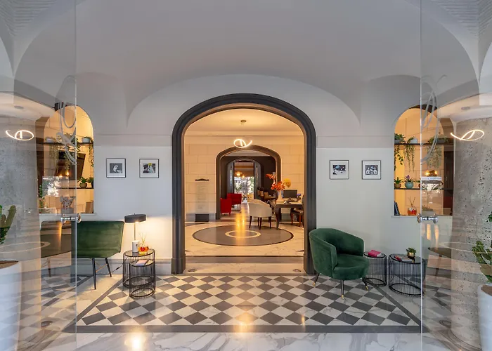 Luxury hotel only: Hotel Principe Torlonia