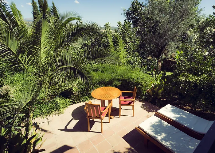 Kid friendly hotel La Fuente De La Higuera