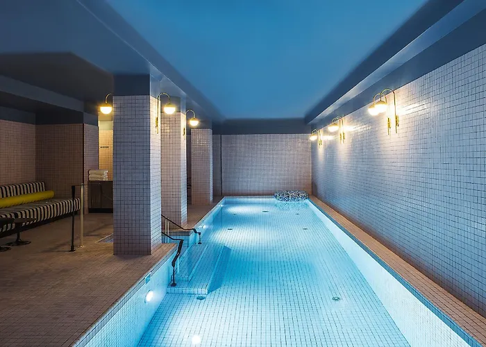 Boutique hotel only: Hotel Du Rond-Point Des Champs-Elysees - Esprit De France