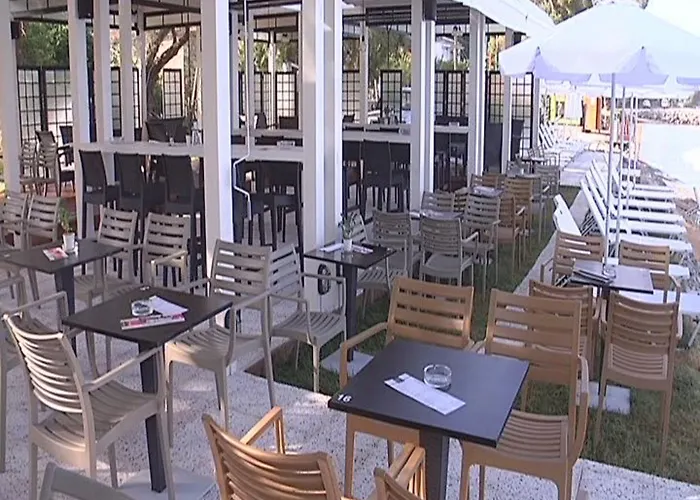 Hotel with view: Mantinia Bay Hotel