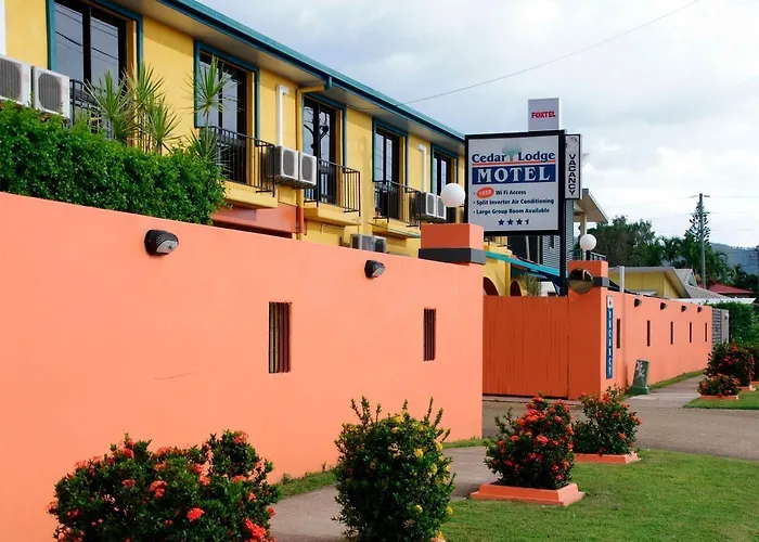 Motels Cedar Lodge