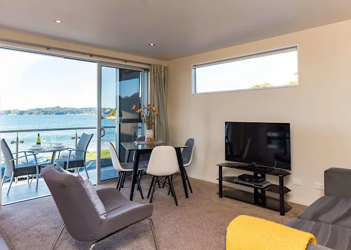 Edgewater Palms Apartments