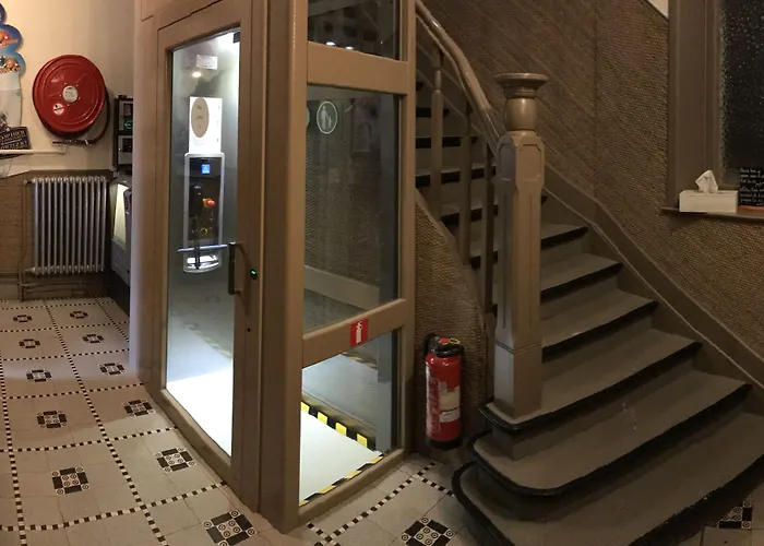 Hotel Cecil