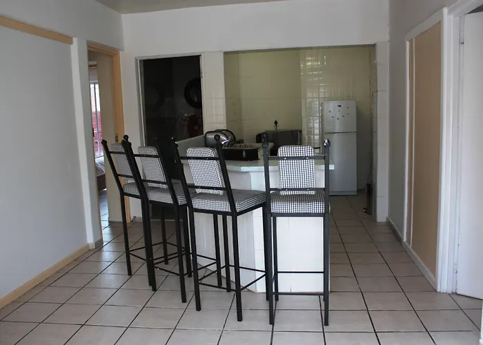 3 star hotels Sunnyridge Lodge