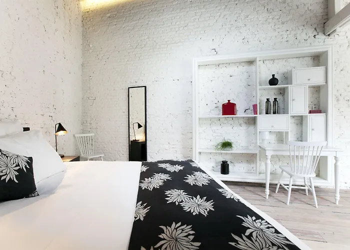 Maison Nationale City Flats & Suites