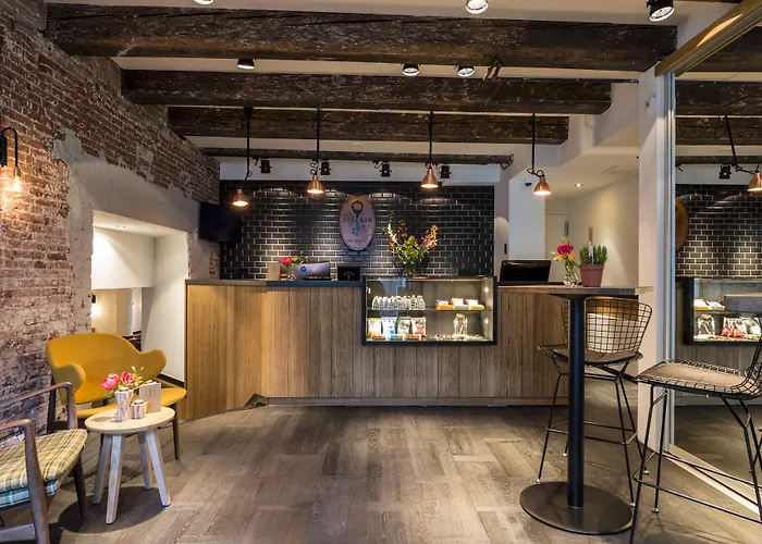 Family Hotel: Mr. Jordaan