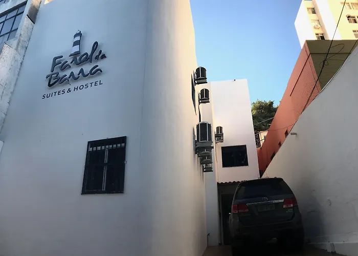 Farol Da Barra Suites E Hostel