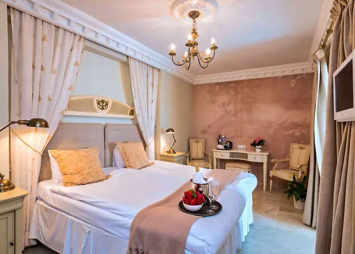 Town House (Adults Only)