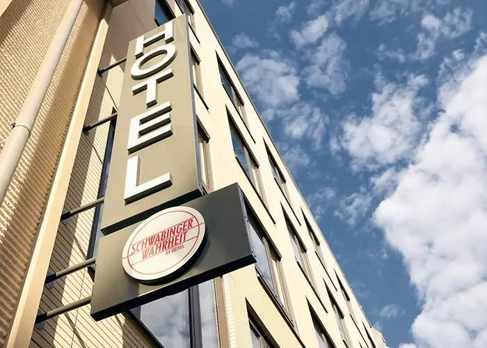 Luxury hotel only: Schwabinger Wahrheit By Geisel