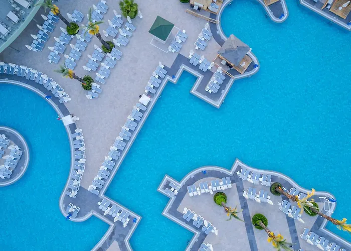 Delphin Palace