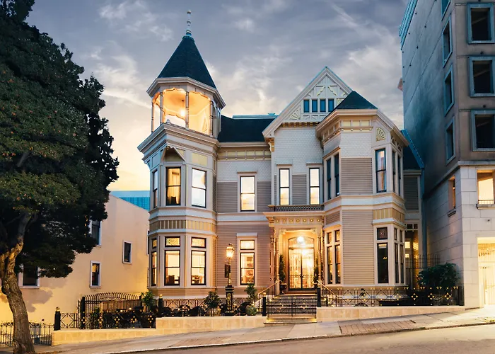 Pet Friendly hotel: Neighbourgood Sutter Mansion