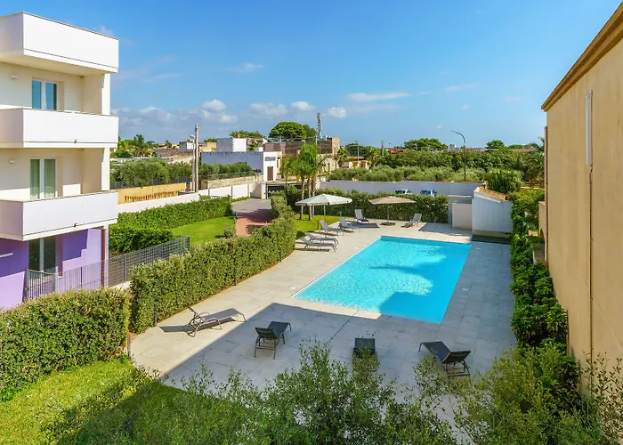 Hotel Con Piscina Travini
