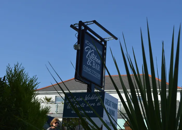 Central hotel: The Cornishman Inn