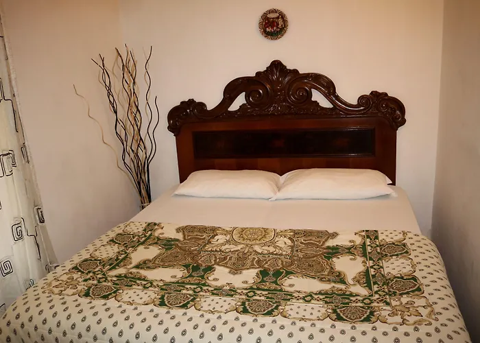 Cheap hotel: Roman Place