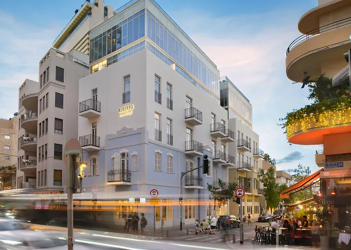 Central hotel: Alberto By Isrotel Design