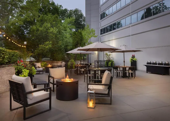 Kid friendly hotel Embassy Suites By Hilton Detroit Troy Auburn Hills