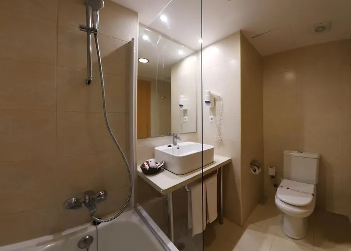 Hotel con tenis: Hotel Guitart Central Park Aqua Resort