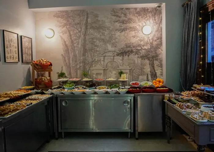 Raymond Hotel Old City