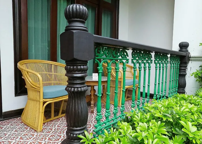 Sunday Villa Sirilanna