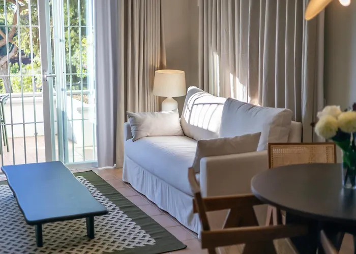 Apartahotel: Elviria Hills Living