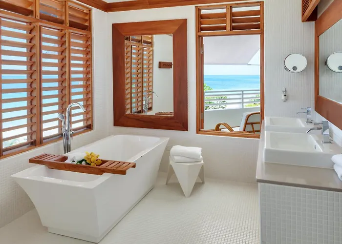 Golf hotels Couples Swept Away (Adults Only)